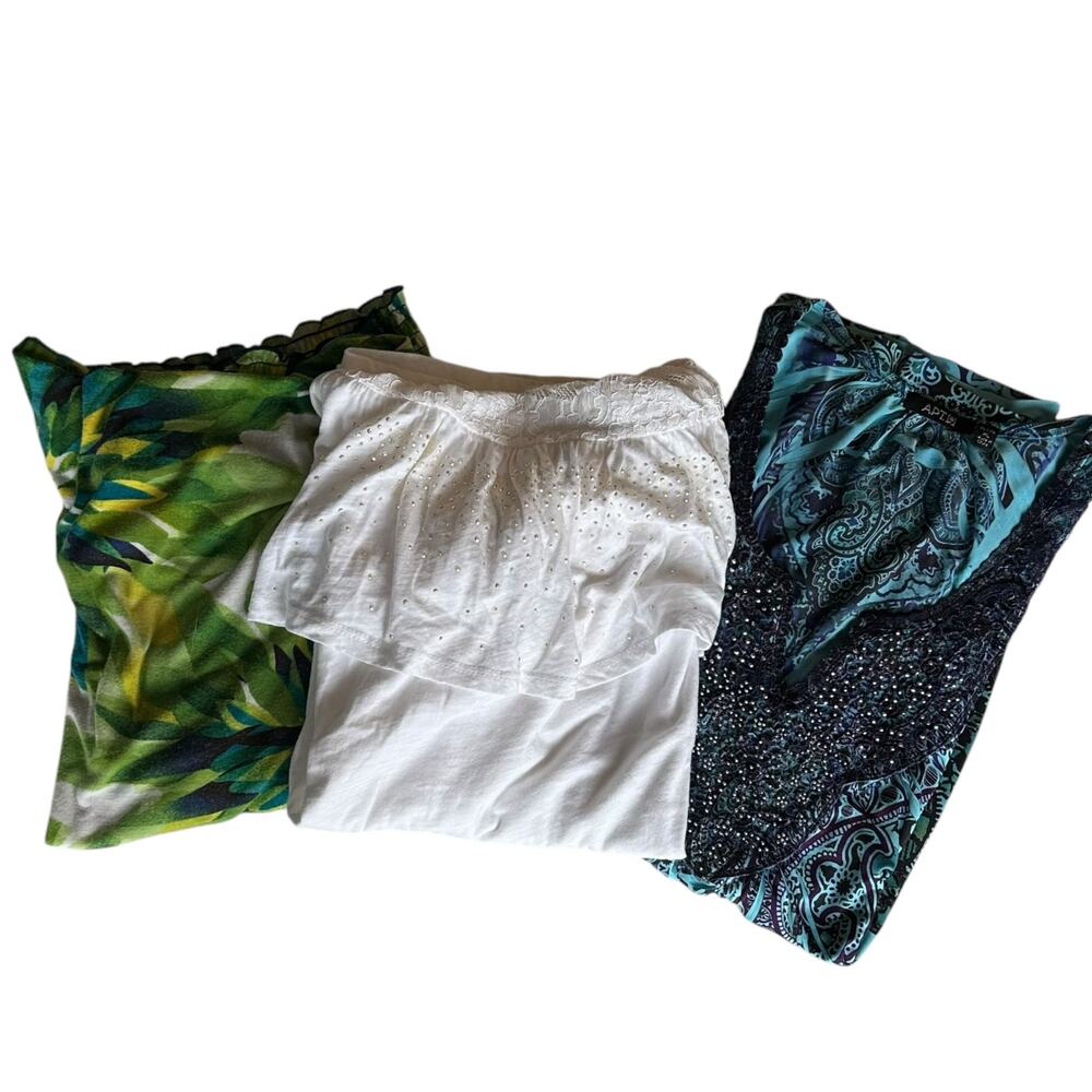 Womens Shirt Bundle Size Medium Lot of 3 Casual Office Summer Vacation Tropical
